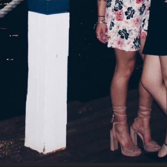 ALDO | Suede Open Toe |  Heel Platform | Nude | 7.5 - Picture 4 of 5